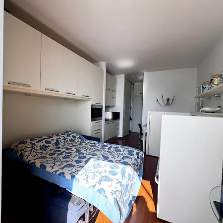 Promenade Apartment *